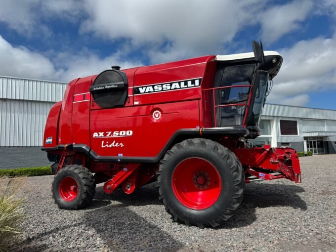 Cosechadora Vassalli AX7500 Líder - Año 2010 - Usada.