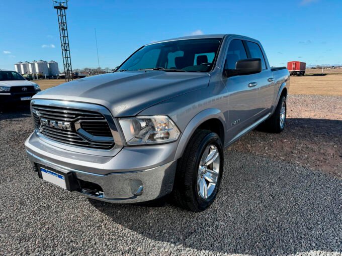 Camioneta Dodge Ram 1500 Laramie - Año 2021 - Usada.