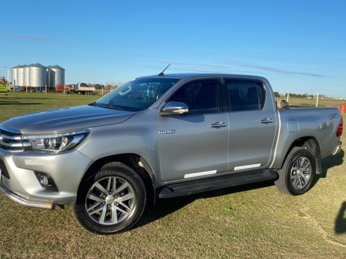 Camioneta Toyota Hilux SRX - Año 2016 - Usada.